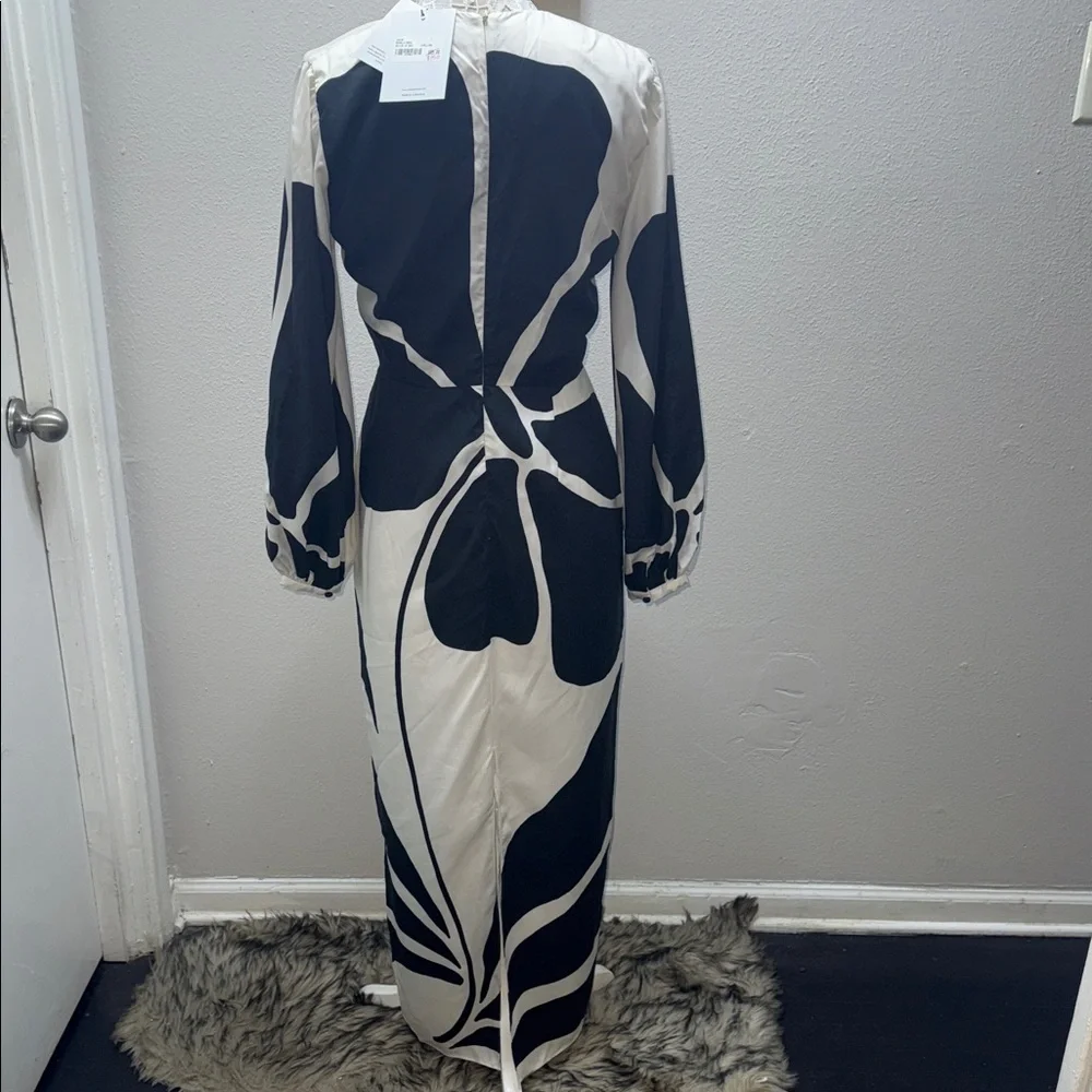 Rafaella Cala de la Cruz Chic Monochrome Long Sleeve Dress - Picture 9 of 11